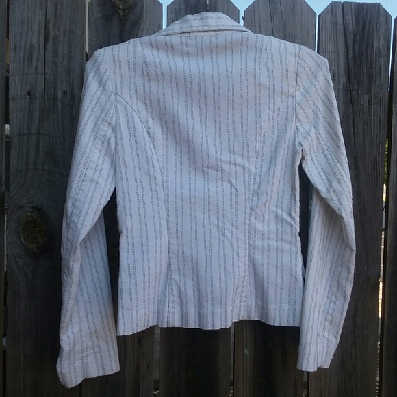 Pinstripe button up blazer - Picture 4 of 5